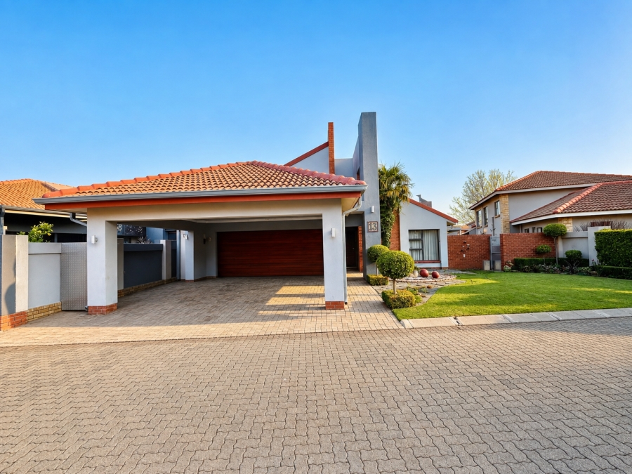 3 Bedroom Property for Sale in Van Der Hoff Park North West